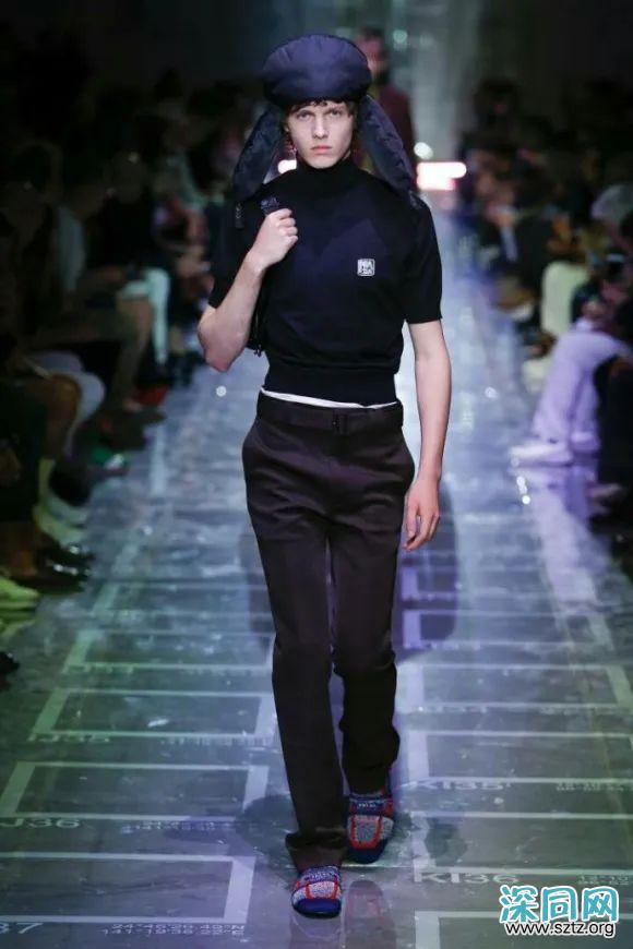 本季度最火男模是他,19岁的比利时小将,宛如油画中的男孩 本季度最火男模是他,19岁的比利时小将,宛如油画中的男孩