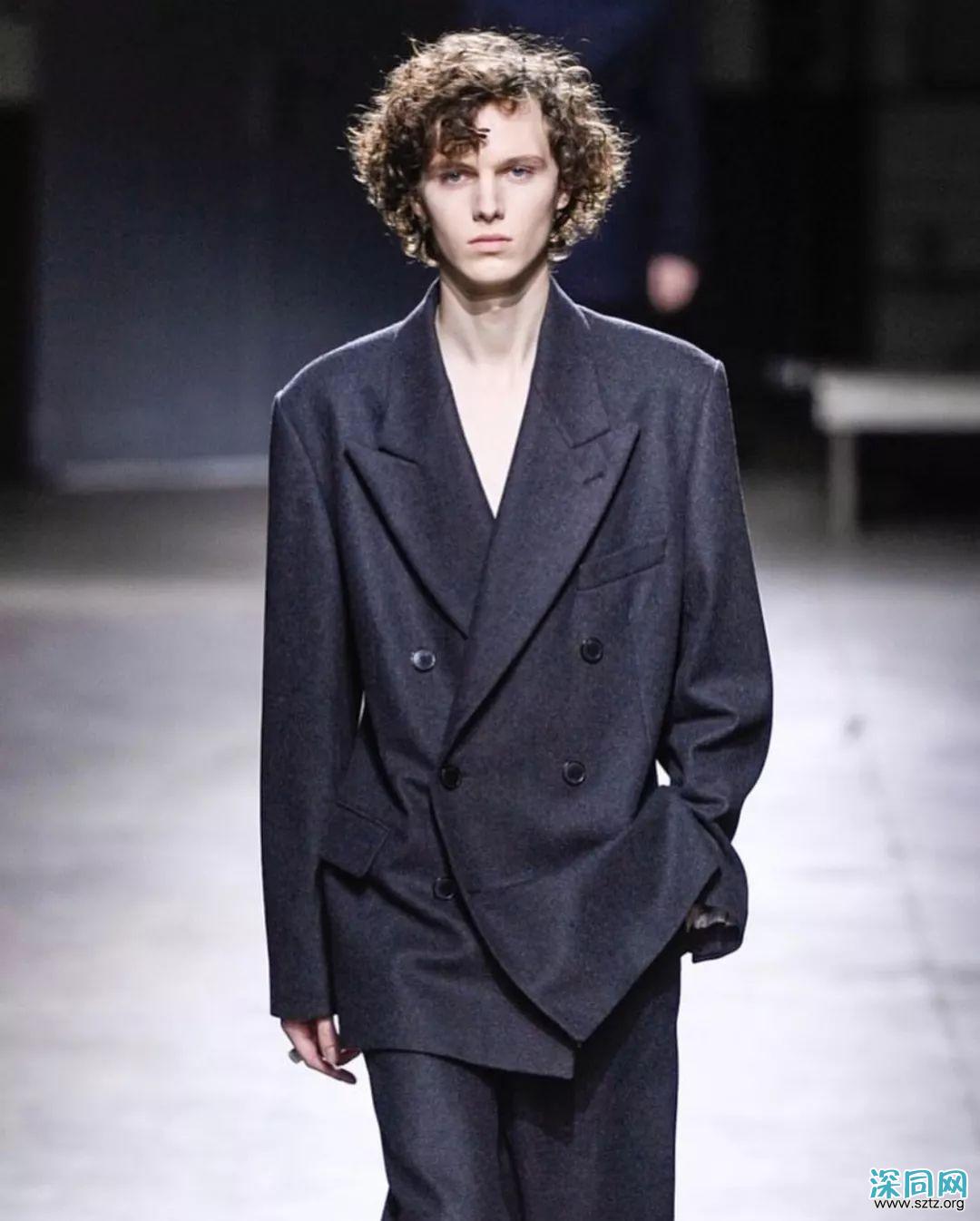 本季度最火男模是他,19岁的比利时小将,宛如油画中的男孩 本季度最火男模是他,19岁的比利时小将,宛如油画中的男孩