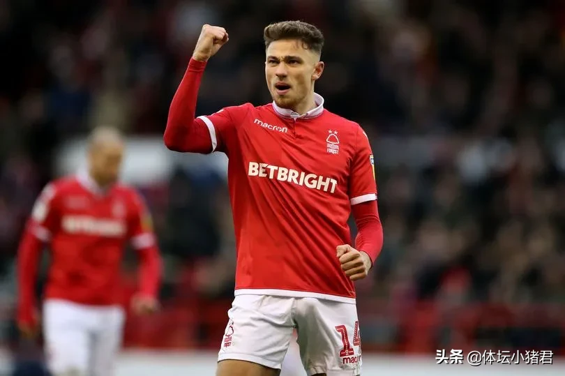 英超球员Matty Cash, 23 岁 英超球员Matty Cash, 23 岁