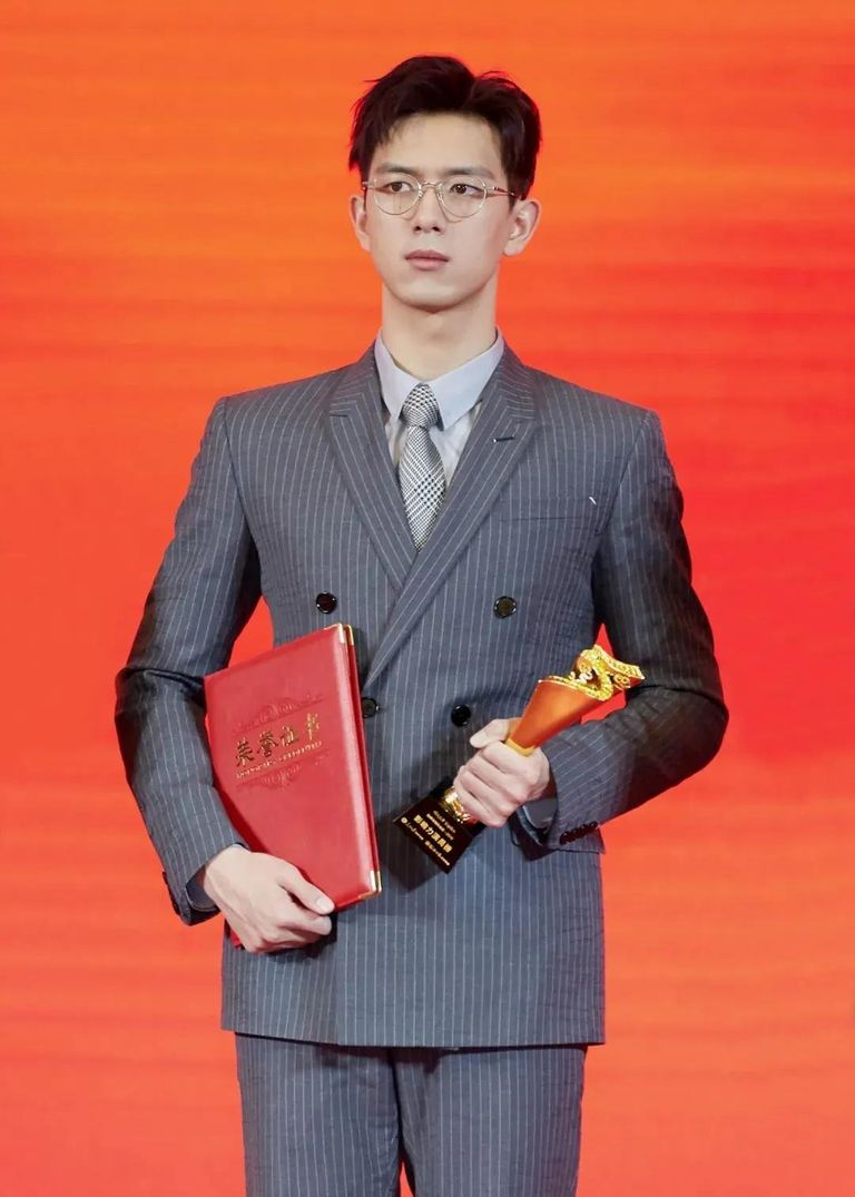 男明星的西装杀 男明星的西装杀