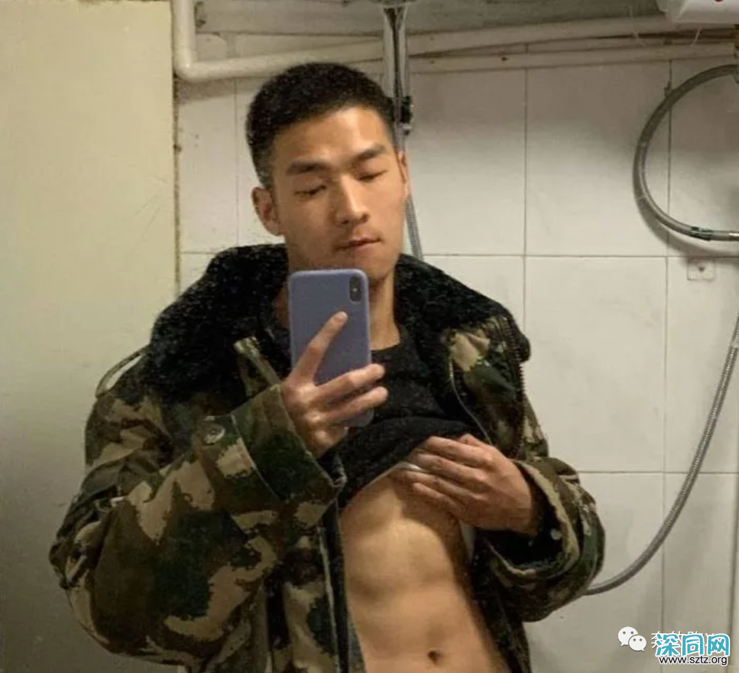 大鼻子爷们兵哥哥浴室自拍,爱了 大鼻子爷们兵哥哥浴室自拍,爱了