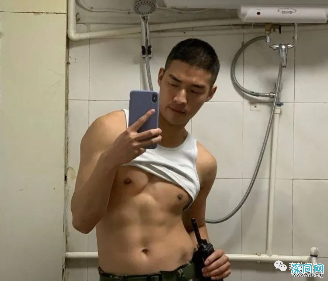 大鼻子爷们兵哥哥浴室自拍,爱了 大鼻子爷们兵哥哥浴室自拍,爱了