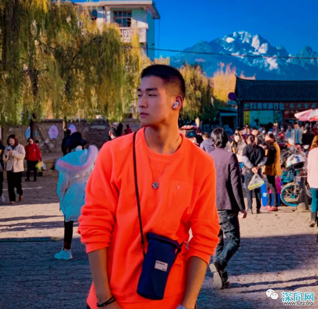 大鼻子爷们兵哥哥浴室自拍,爱了 大鼻子爷们兵哥哥浴室自拍,爱了