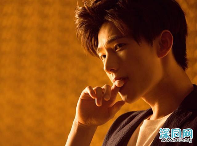 这5位男星的手堪比手模,让女人都羡慕,王凯果断上榜 这5位男星的手堪比手模,让女人都羡慕,王凯果断上榜