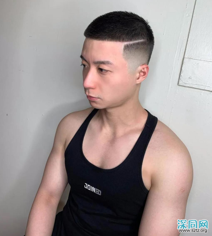 男生剪腻了“短盖头”发型,不妨试试这4款造型,清爽时尚显帅气 男生剪腻了“短盖头”发型,不妨试试这4款造型,清爽时尚显帅气