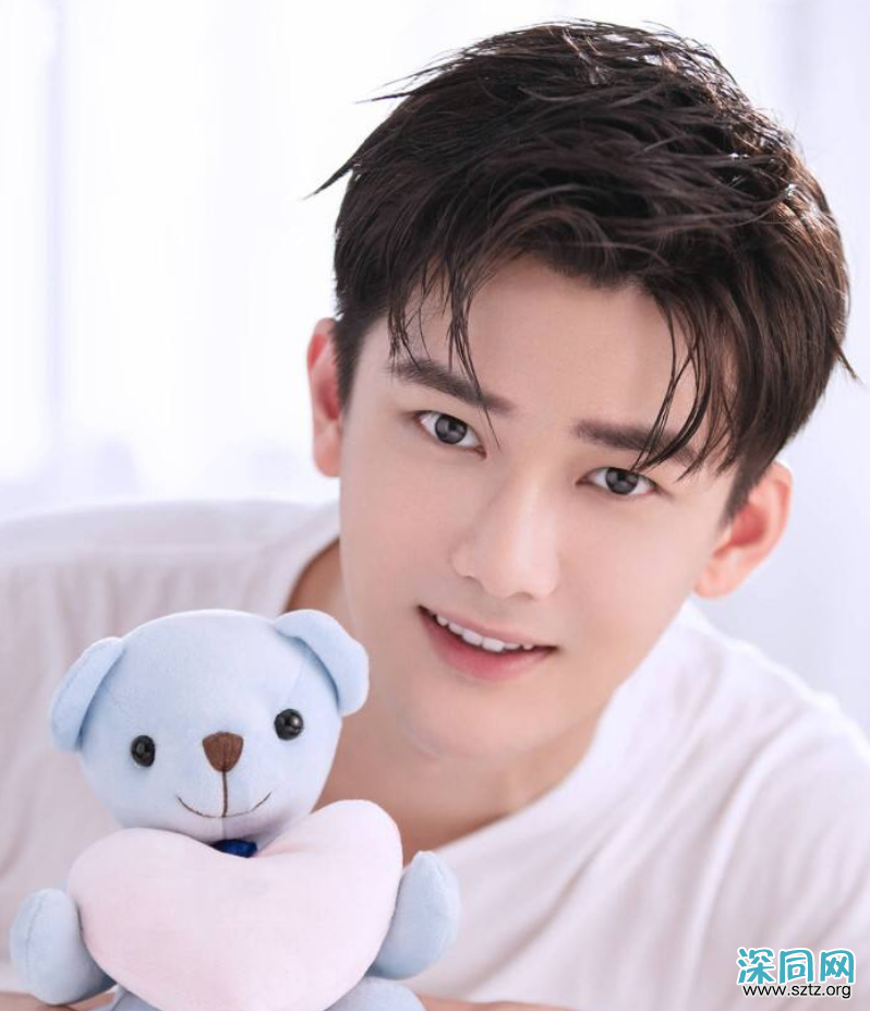 男生还在剪“寸头”?理发师建议留这4款发型,让你帅气翻倍 男生还在剪“寸头”?理发师建议留这4款发型,让你帅气翻倍