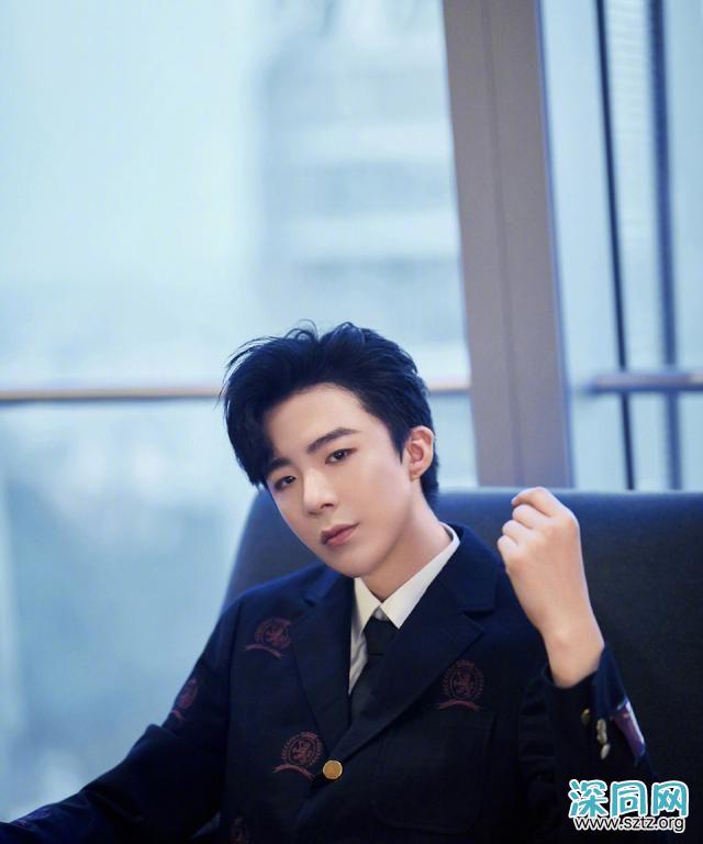 189cm刘宇宁,穿紧身裤配西装,大长腿抢镜 189cm刘宇宁,穿紧身裤配西装,大长腿抢镜