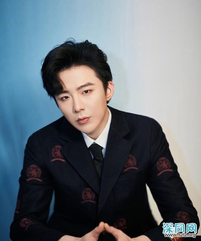 189cm刘宇宁,穿紧身裤配西装,大长腿抢镜 189cm刘宇宁,穿紧身裤配西装,大长腿抢镜