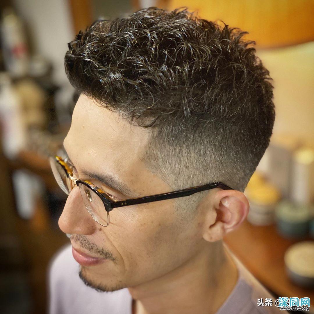 为什么那么多男士剪两侧铲短发型?你也会爱上 为什么那么多男士剪两侧铲短发型?你也会爱上