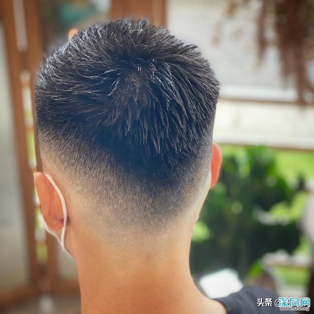 为什么那么多男士剪两侧铲短发型?你也会爱上 为什么那么多男士剪两侧铲短发型?你也会爱上