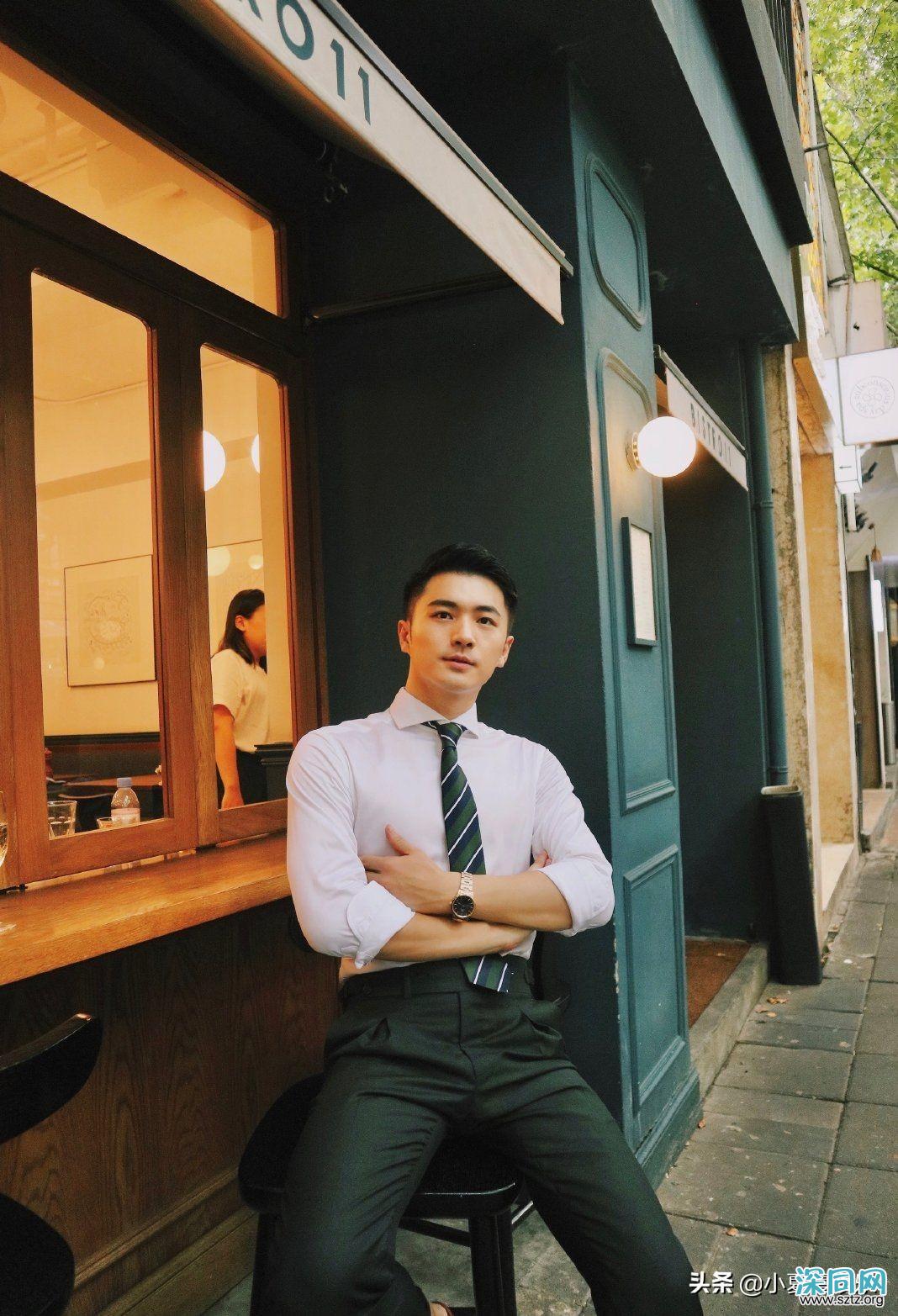 街边偶遇西装小哥哥,太帅了,笑容也十分阳光 街边偶遇西装小哥哥,太帅了,笑容也十分阳光