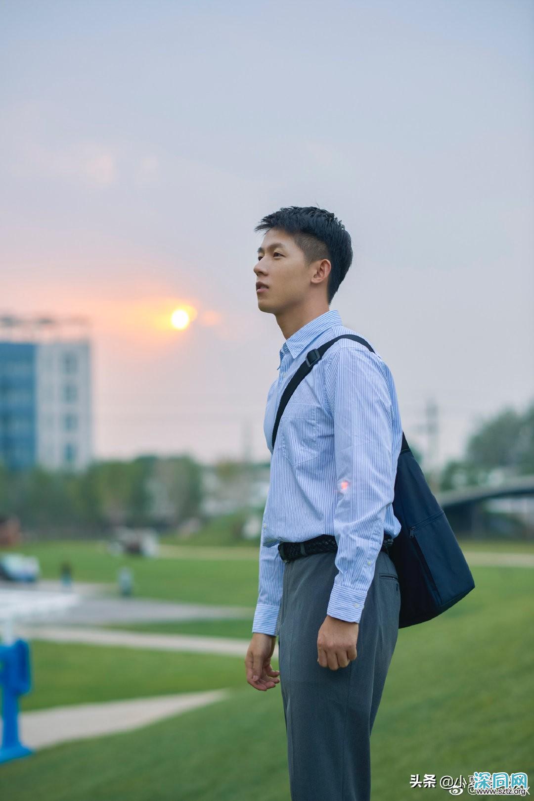 小哥哥撞脸李现,相似度太高,这不是亲兄弟? 小哥哥撞脸李现,相似度太高,这不是亲兄弟?