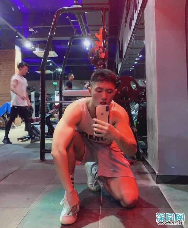 20岁183CM的大学运动男生,身材好到被盗图 20岁183CM的大学运动男生,身材好到被盗图