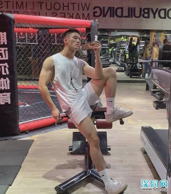 20岁183CM的大学运动男生,身材好到被盗图 20岁183CM的大学运动男生,身材好到被盗图