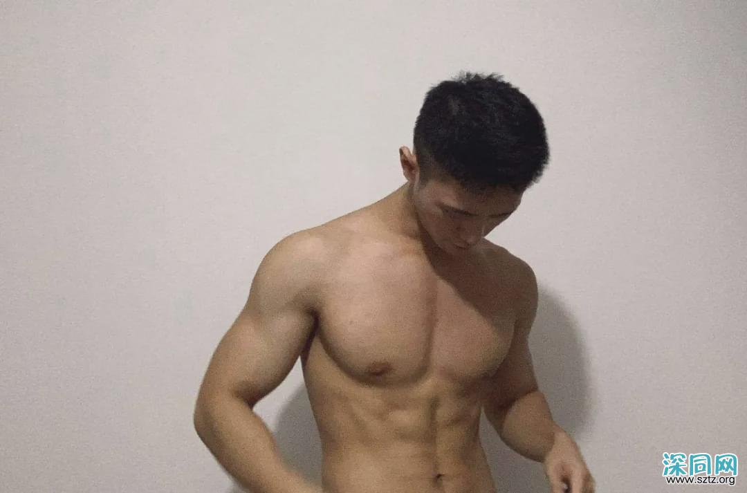 20岁183CM的大学运动男生,身材好到被盗图 20岁183CM的大学运动男生,身材好到被盗图