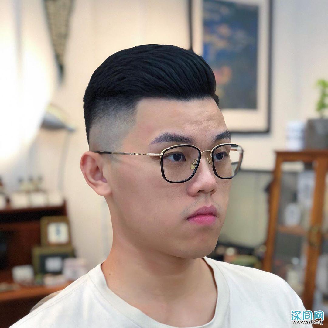 比欧豪的寸头发型更帅气!今秋男生流行“两边掏空”,潮流有个性 比欧豪的寸头发型更帅气!今秋男生流行“两边掏空”,潮流有个性