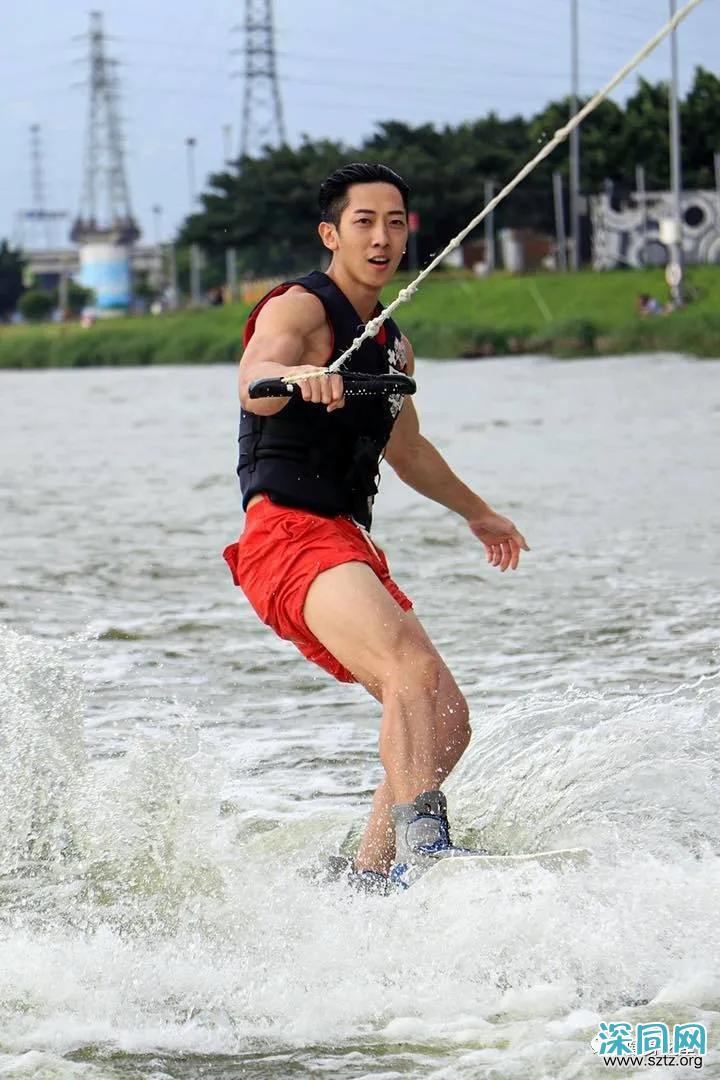 28岁台湾模特,浓眉大眼五官立体,肌肉身材具有视觉冲击 28岁台湾模特,浓眉大眼五官立体,肌肉身材具有视觉冲击