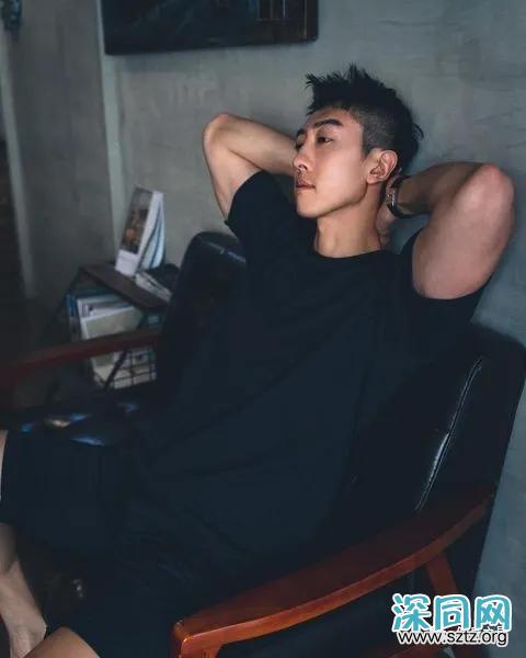 28岁台湾模特,浓眉大眼五官立体,肌肉身材具有视觉冲击 28岁台湾模特,浓眉大眼五官立体,肌肉身材具有视觉冲击