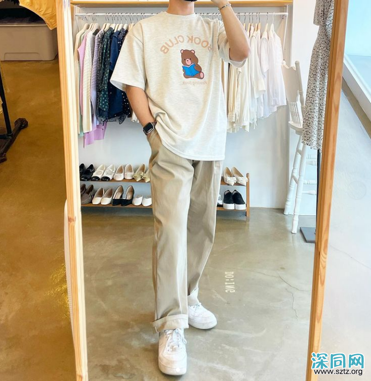 没过30岁的男生,别穿得太成熟!简单干净的T恤搭配,帅气又减龄 没过30岁的男生,别穿得太成熟!简单干净的T恤搭配,帅气又减龄