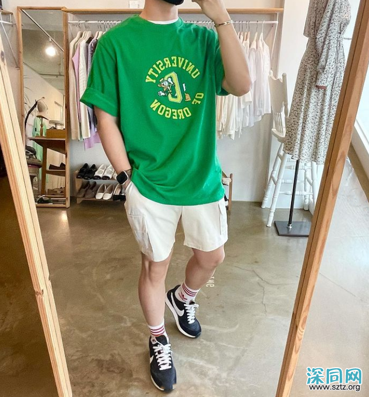 没过30岁的男生,别穿得太成熟!简单干净的T恤搭配,帅气又减龄 没过30岁的男生,别穿得太成熟!简单干净的T恤搭配,帅气又减龄