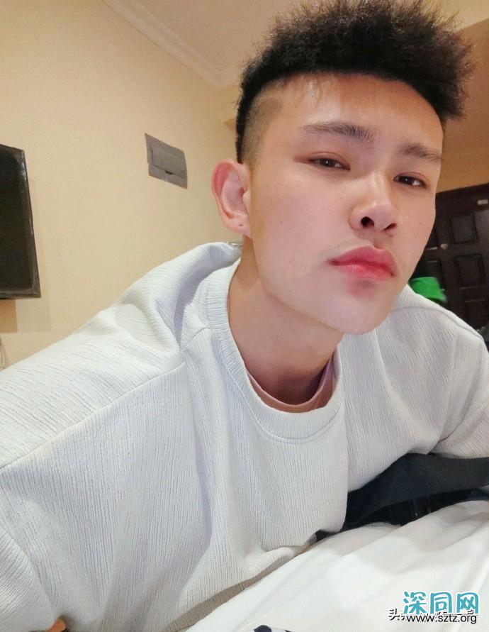 扒出这枚厚嘴唇大鼻子模特,满身肌肉,荷尔蒙爆棚 扒出这枚厚嘴唇大鼻子模特,满身肌肉,荷尔蒙爆棚