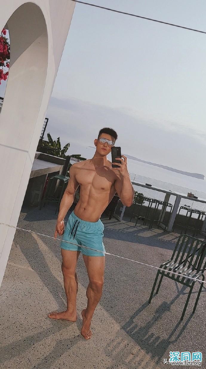 扒出这枚厚嘴唇大鼻子模特,满身肌肉,荷尔蒙爆棚 扒出这枚厚嘴唇大鼻子模特,满身肌肉,荷尔蒙爆棚