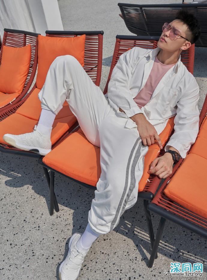 扒出这枚厚嘴唇大鼻子模特,满身肌肉,荷尔蒙爆棚 扒出这枚厚嘴唇大鼻子模特,满身肌肉,荷尔蒙爆棚