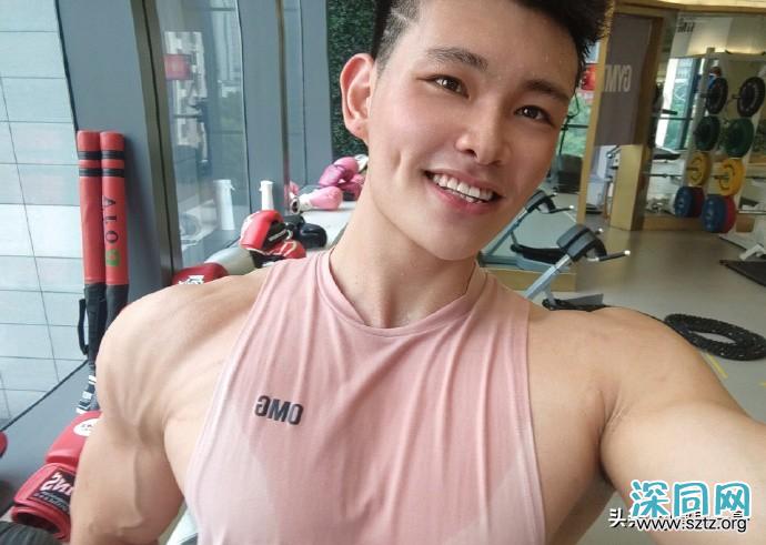 扒出这枚厚嘴唇大鼻子模特,满身肌肉,荷尔蒙爆棚 扒出这枚厚嘴唇大鼻子模特,满身肌肉,荷尔蒙爆棚