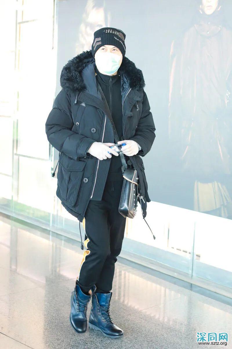 60岁徐锦江打造硬汉风,牛仔衬衫+皮靴够时髦 60岁徐锦江打造硬汉风,牛仔衬衫+皮靴够时髦