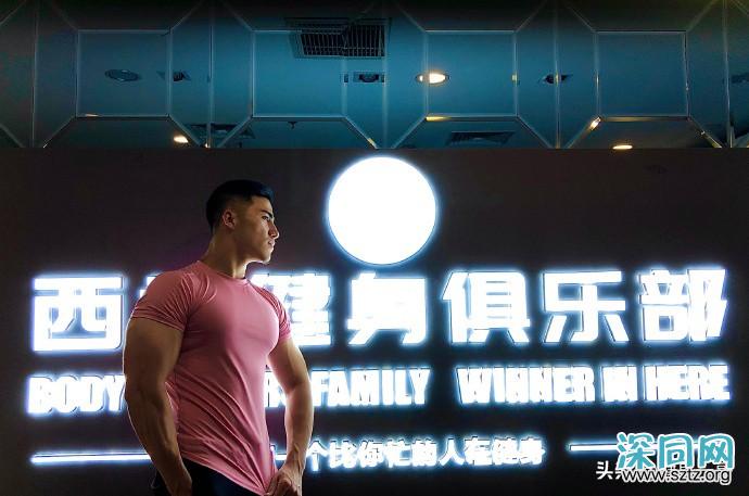 满身肌肉的新疆大男孩,前凸后翘,帅气逼人 满身肌肉的新疆大男孩,前凸后翘,帅气逼人