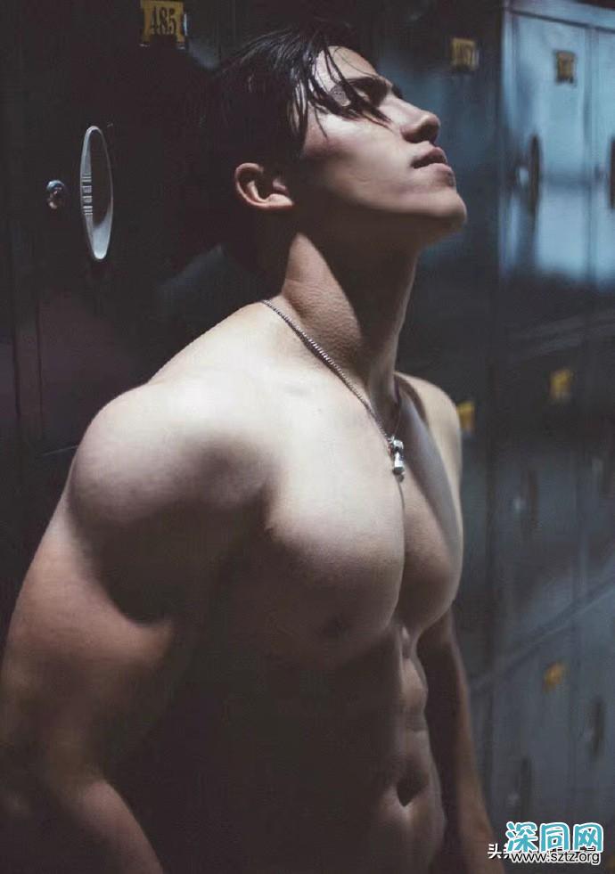 满身肌肉的新疆大男孩,前凸后翘,帅气逼人 满身肌肉的新疆大男孩,前凸后翘,帅气逼人