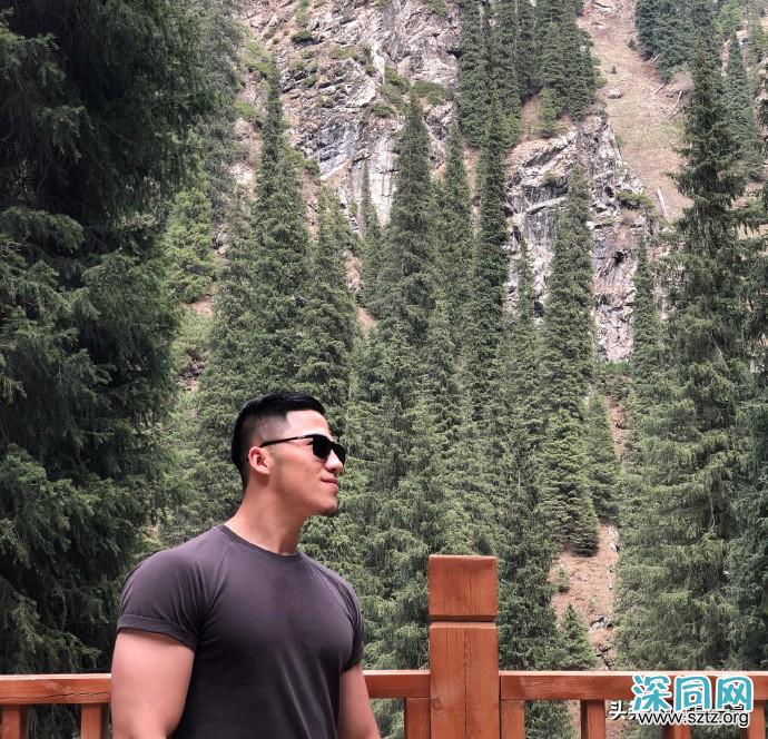 满身肌肉的新疆大男孩,前凸后翘,帅气逼人 满身肌肉的新疆大男孩,前凸后翘,帅气逼人