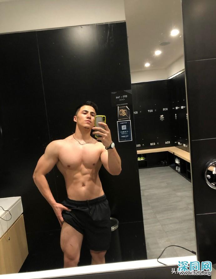 满身肌肉的新疆大男孩,前凸后翘,帅气逼人 满身肌肉的新疆大男孩,前凸后翘,帅气逼人