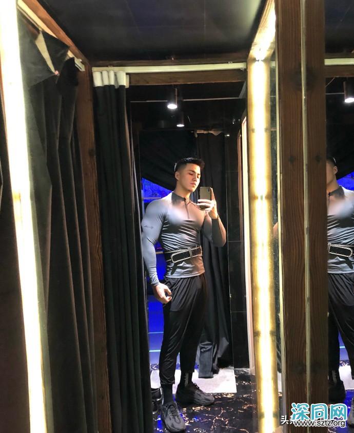 满身肌肉的新疆大男孩,前凸后翘,帅气逼人 满身肌肉的新疆大男孩,前凸后翘,帅气逼人